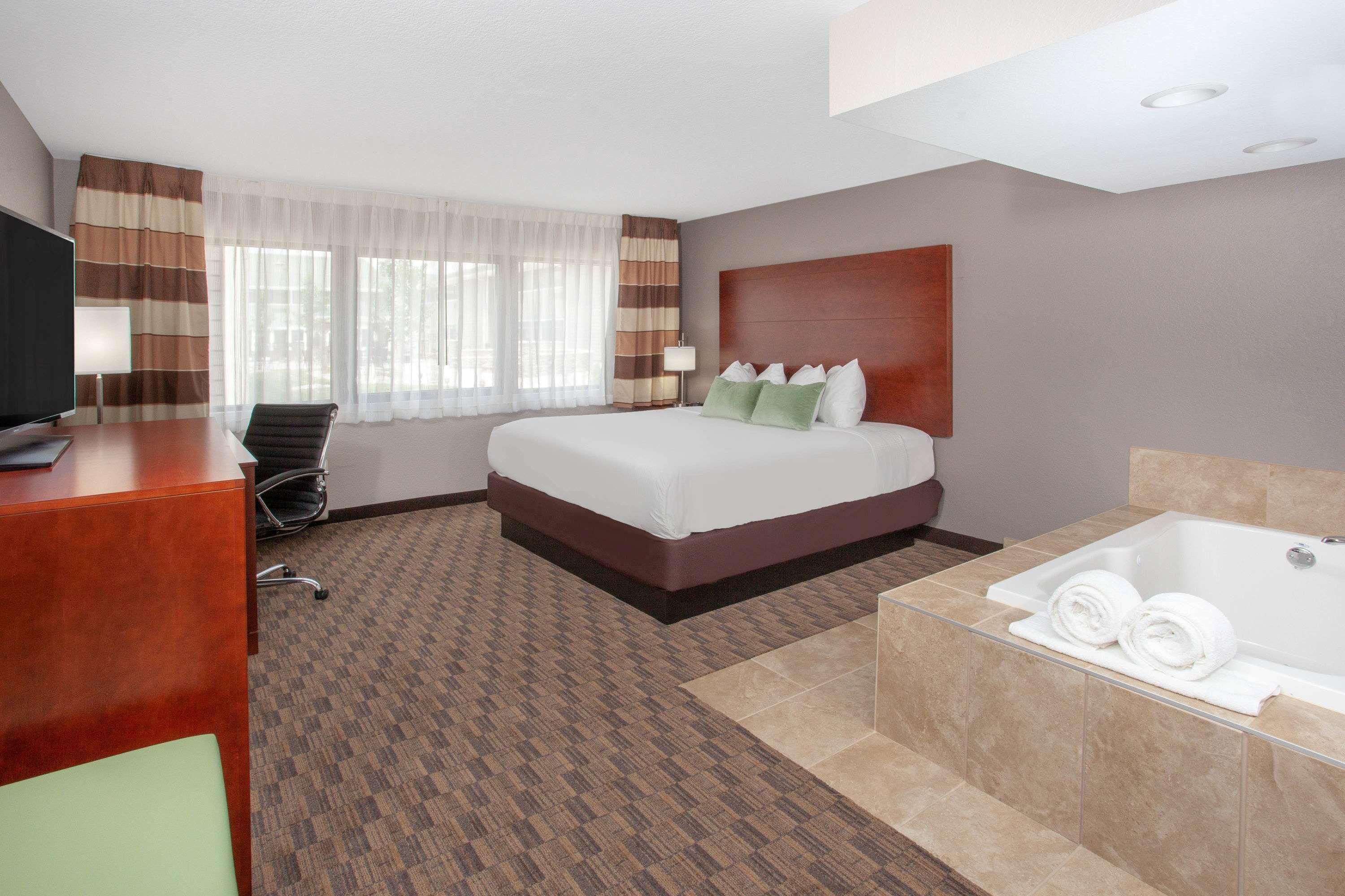 Wyndham Garden Fort Wayne Exterior foto